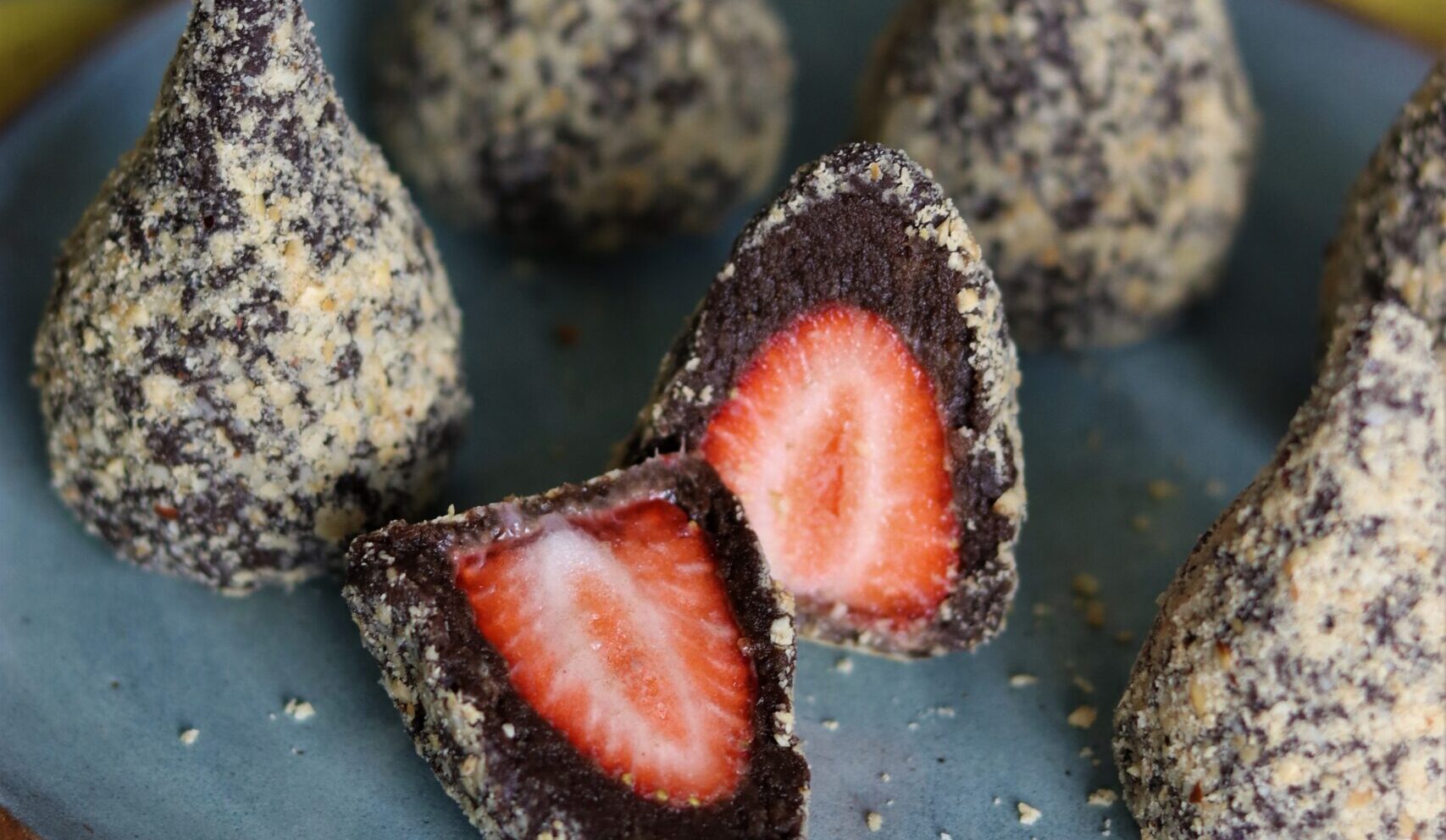 Coxinha doce recheada com morango