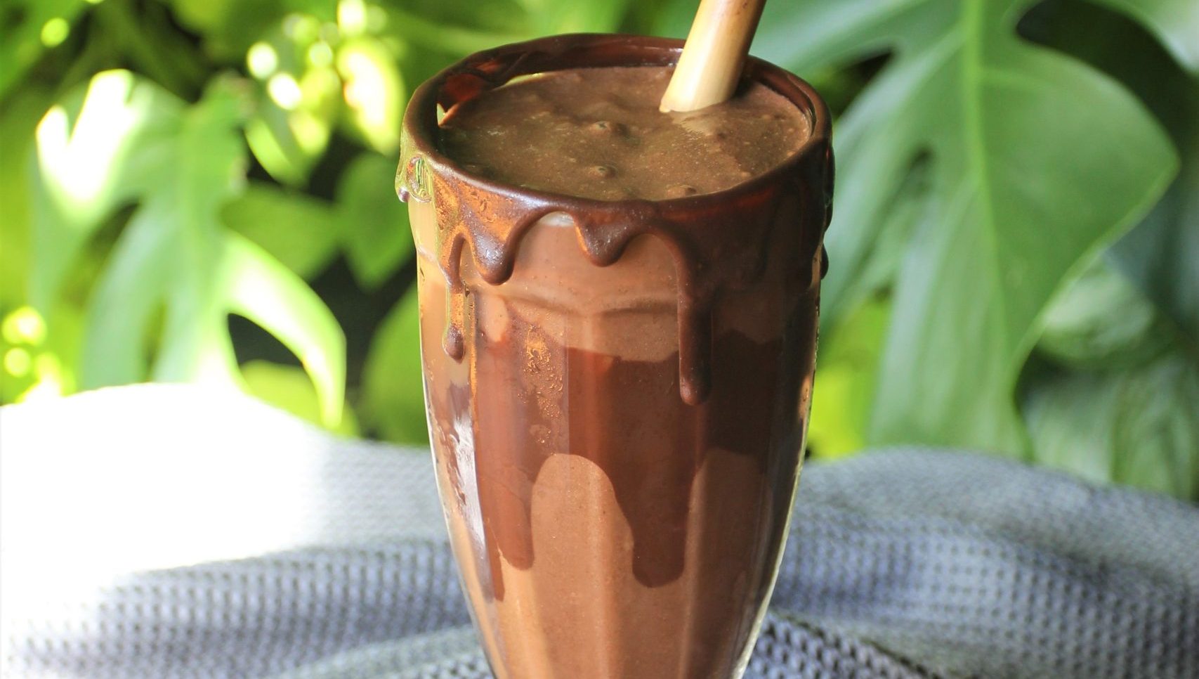 Shake vegano de chocolate (com opção proteica)