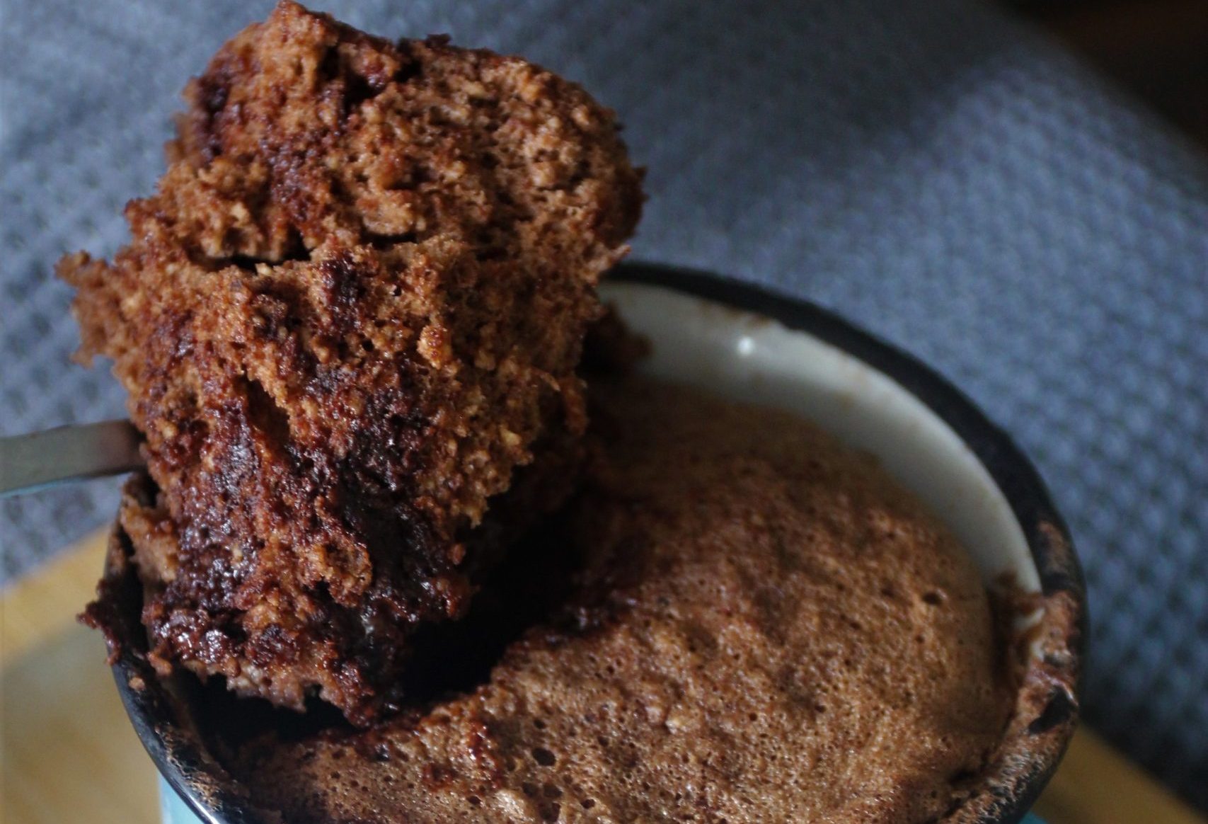 Bolinho de chocolate de caneca