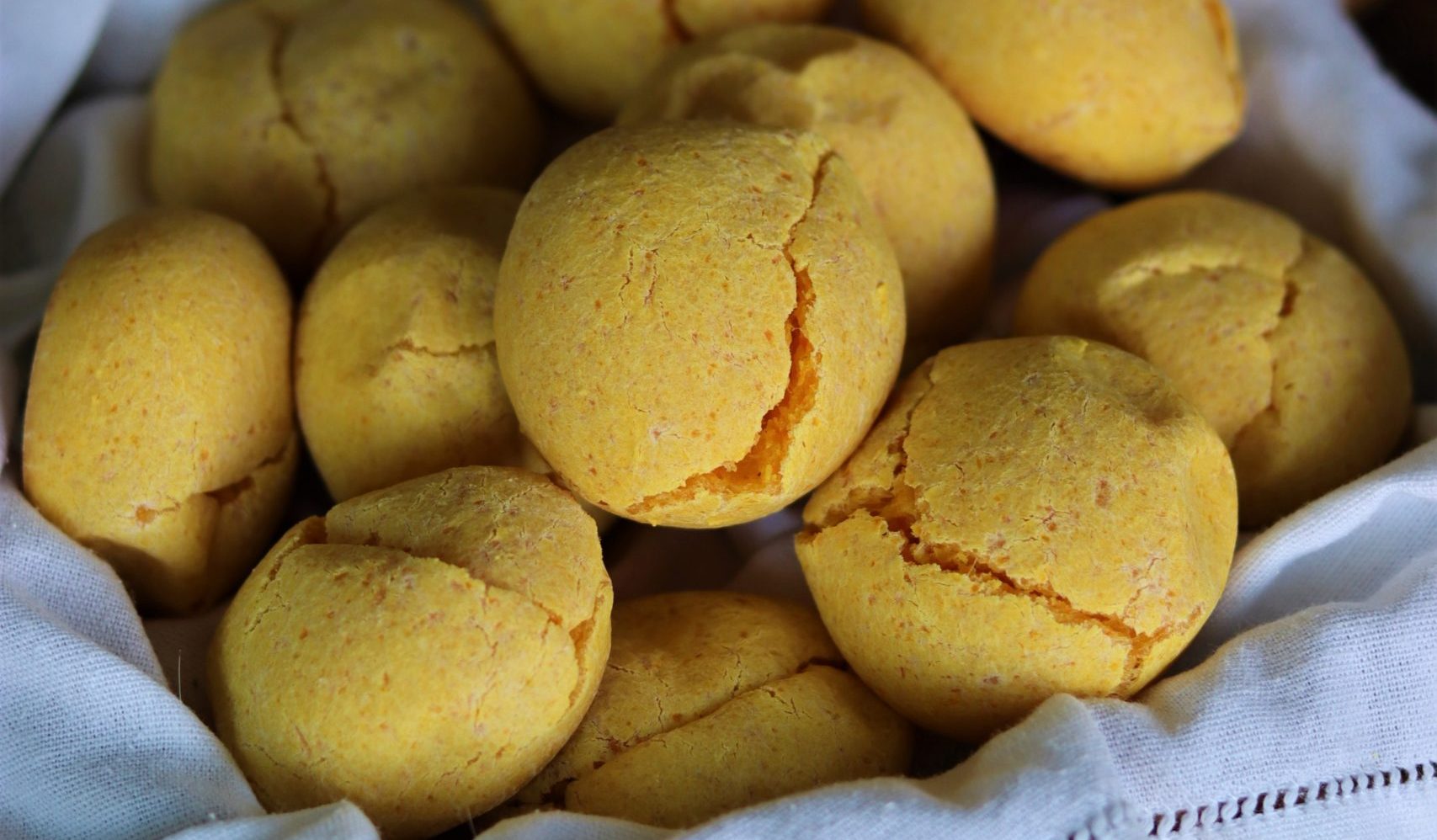 Pão de queijo de cenoura